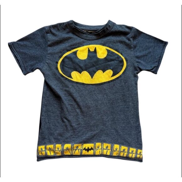 Youth Boys DC Comics Batman Graphic Tee Shirt with Detachable Cape - Sz 4 - Picture 1 of 3